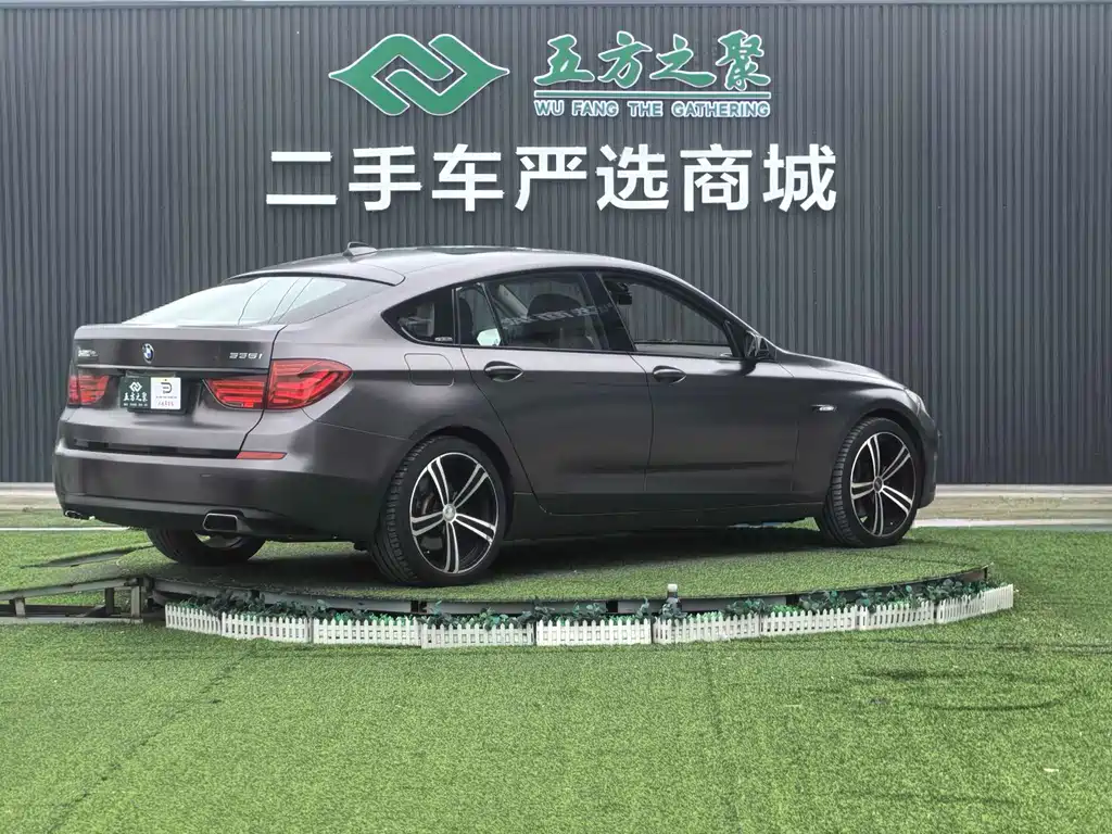BMW 5 Series GT 2010 — фото 17