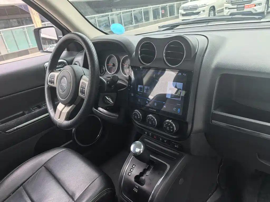 Jeep Patriot 2014 — фото 15