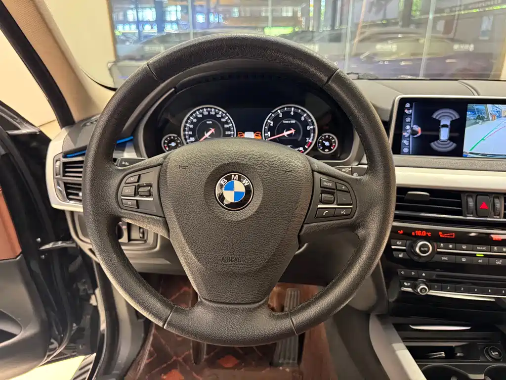 BMW X5 2018 — фото 9