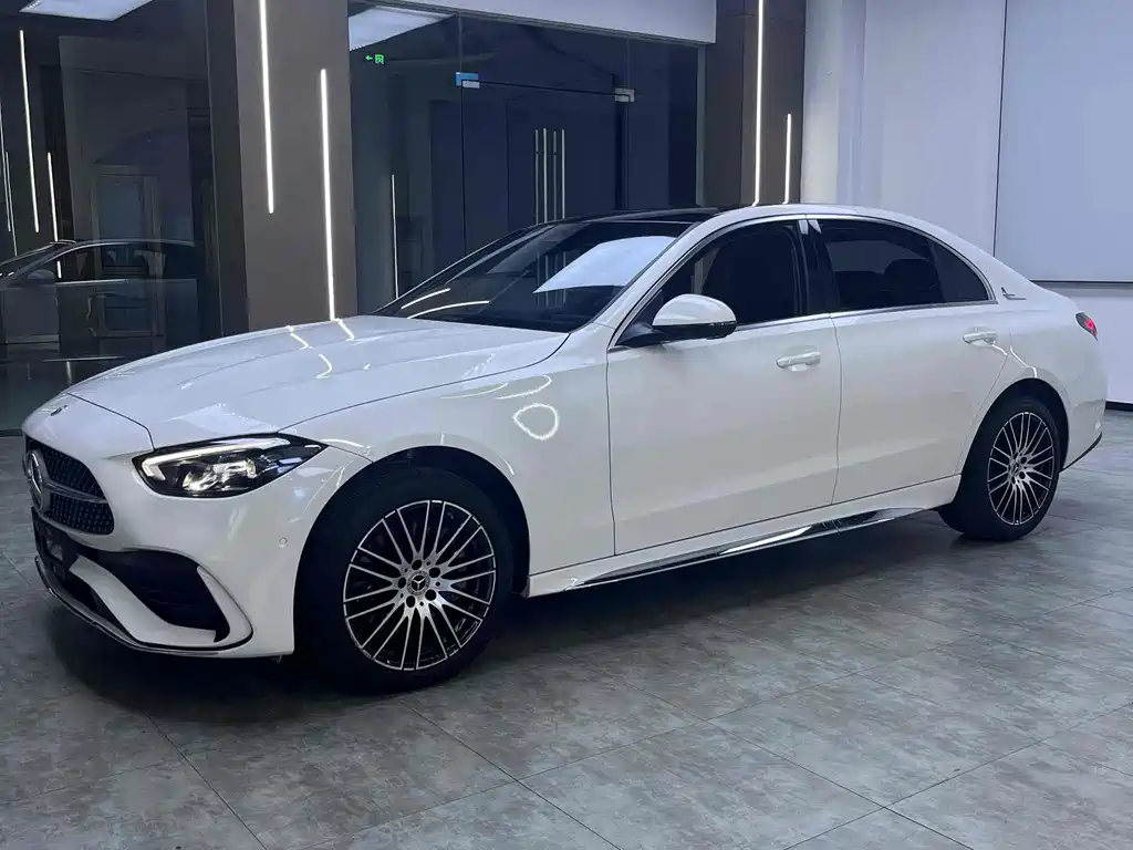 Mercedes-Benz C-Class 2025