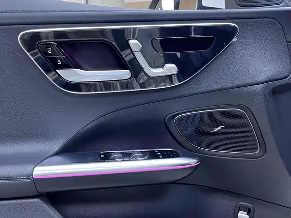 Mercedes-Benz C-Class 2025