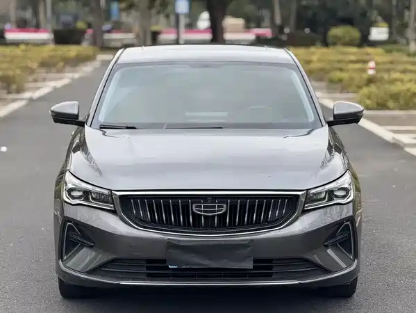 Geely Emgrand 2022