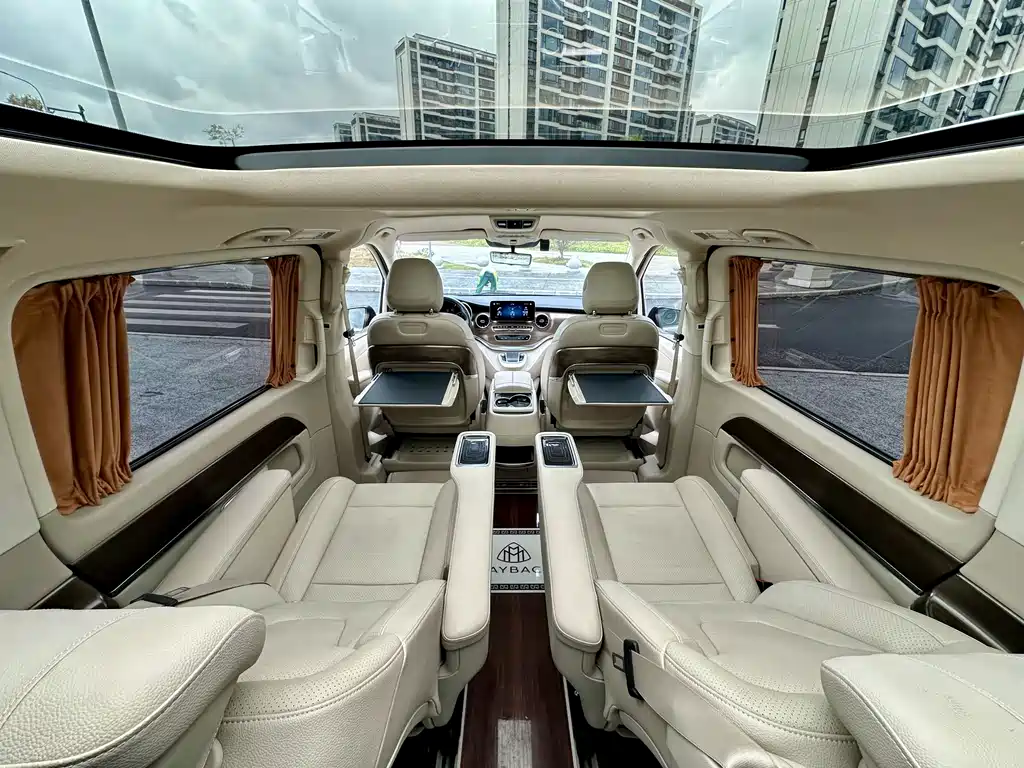Mercedes-Benz V-Class 2022 — фото 15