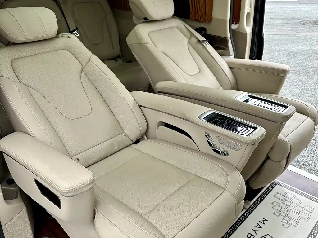 Mercedes-Benz V-Class 2022 — фото 18