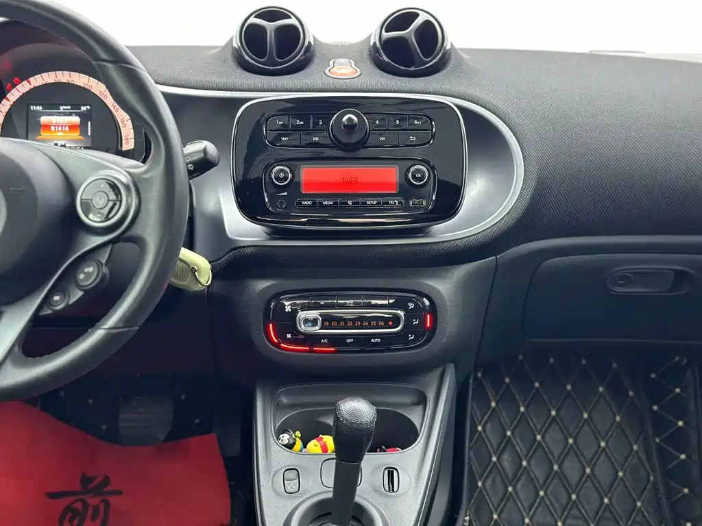 smart fortwo 2017 — фото 14