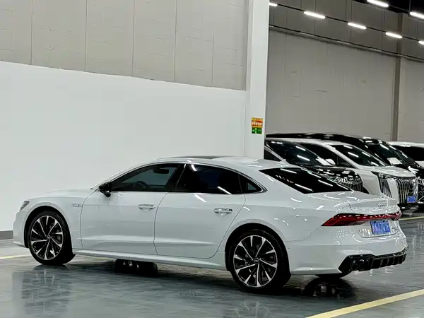 Audi A7L 2023