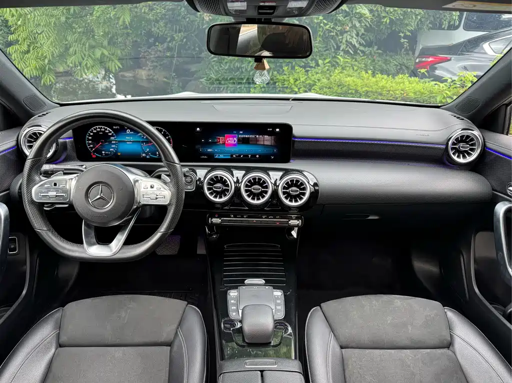 Mercedes-Benz A-Class 2022 — фото 11