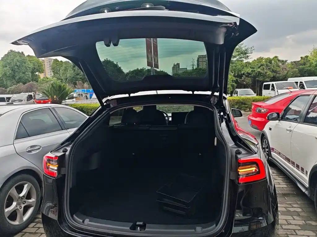 Tesla Model Y 2023 — фото 19