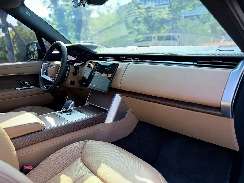 Land Rover Range Rover 2025 — фото 13