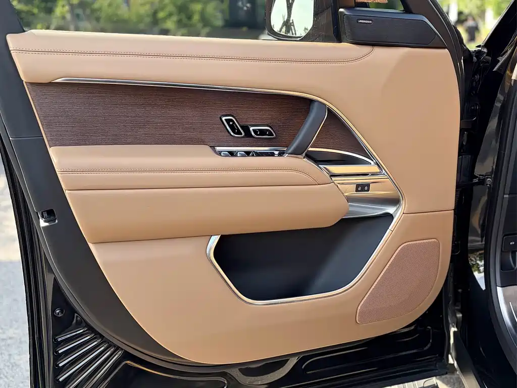 Land Rover Range Rover 2025 — фото 19
