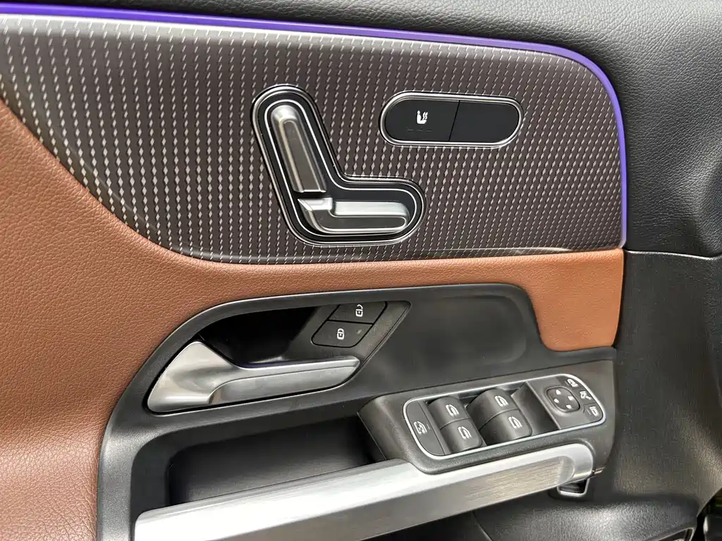 Mercedes-Benz GLB 2023 — фото 12