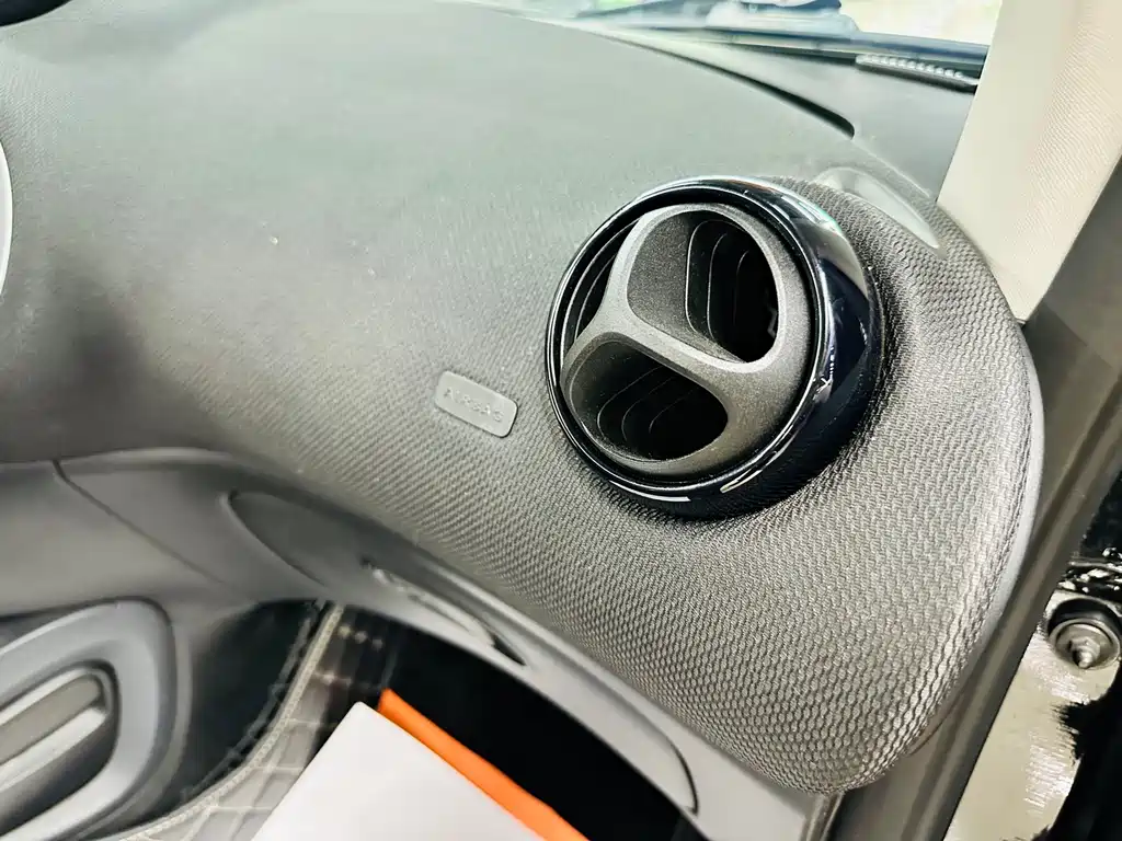 smart Fortwo 2017 — фото 21