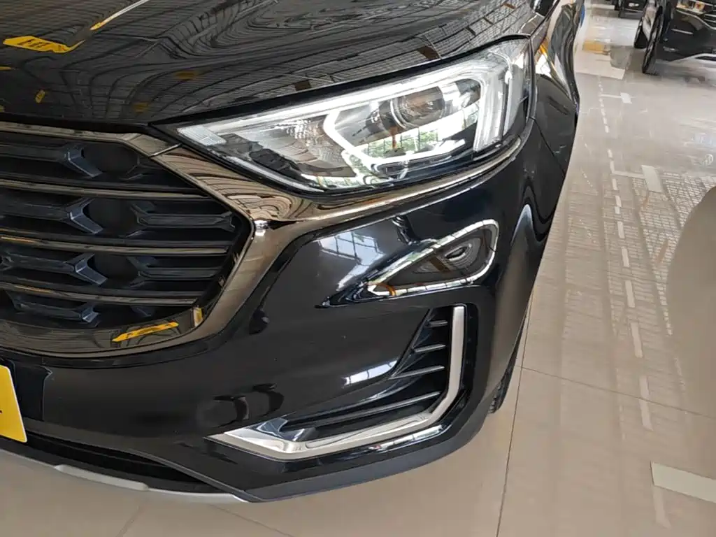 Ford Edge 2022 — фото 18