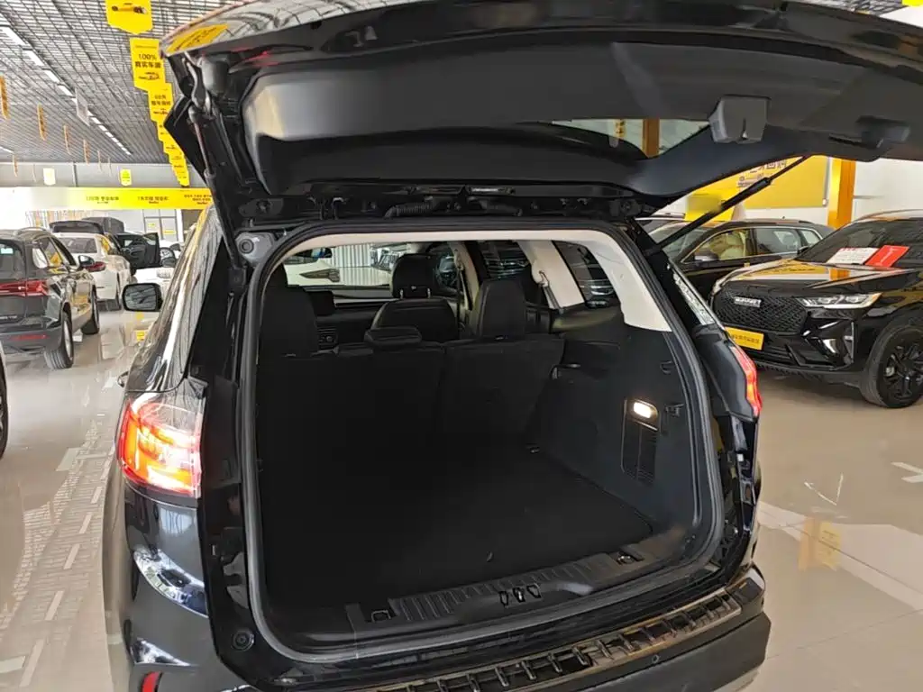 Ford Edge 2022 — фото 15
