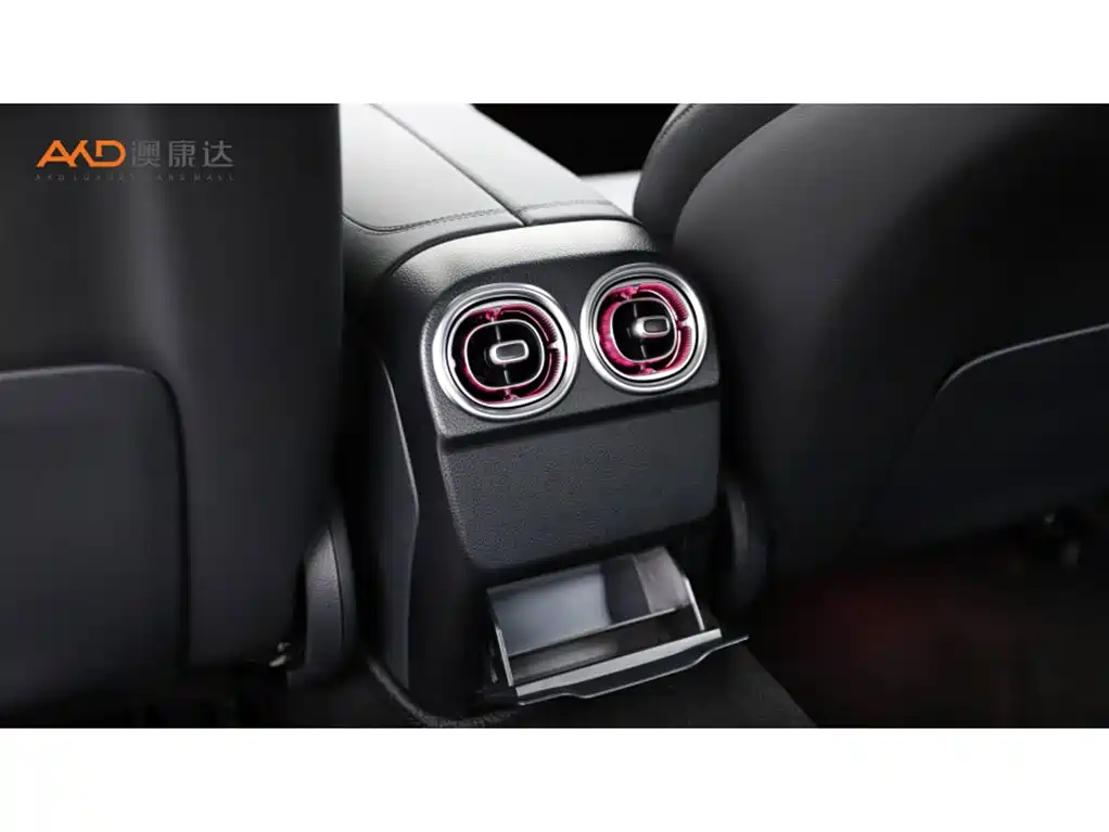 Mercedes-Benz C-Class 2023 — фото 9