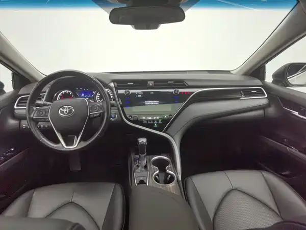 Toyota Camry 2019