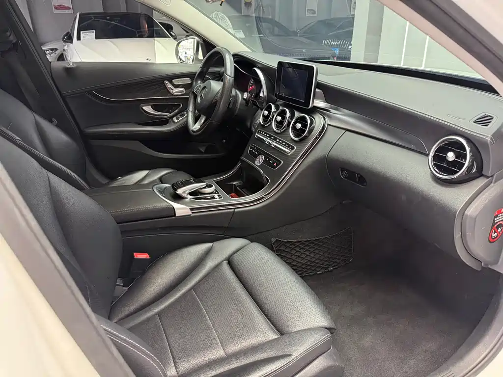 Mercedes-Benz C-Class 2018 — фото 11