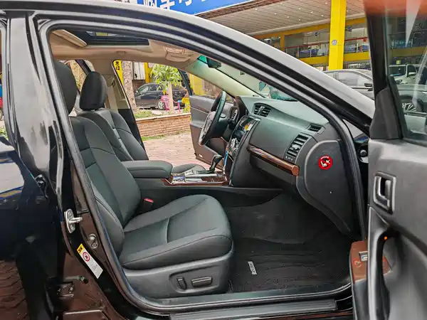 Toyota Reiz 2013