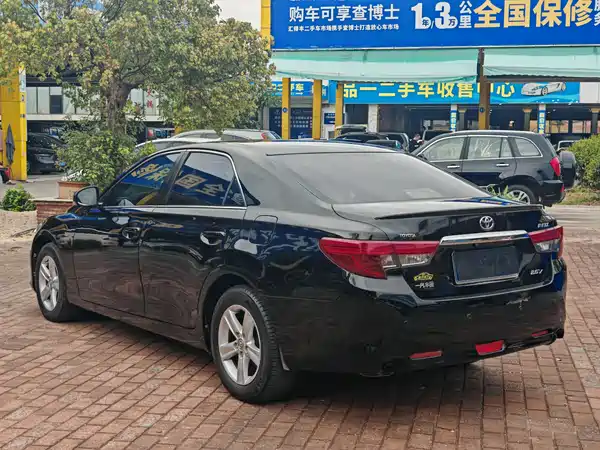 Toyota Reiz 2013