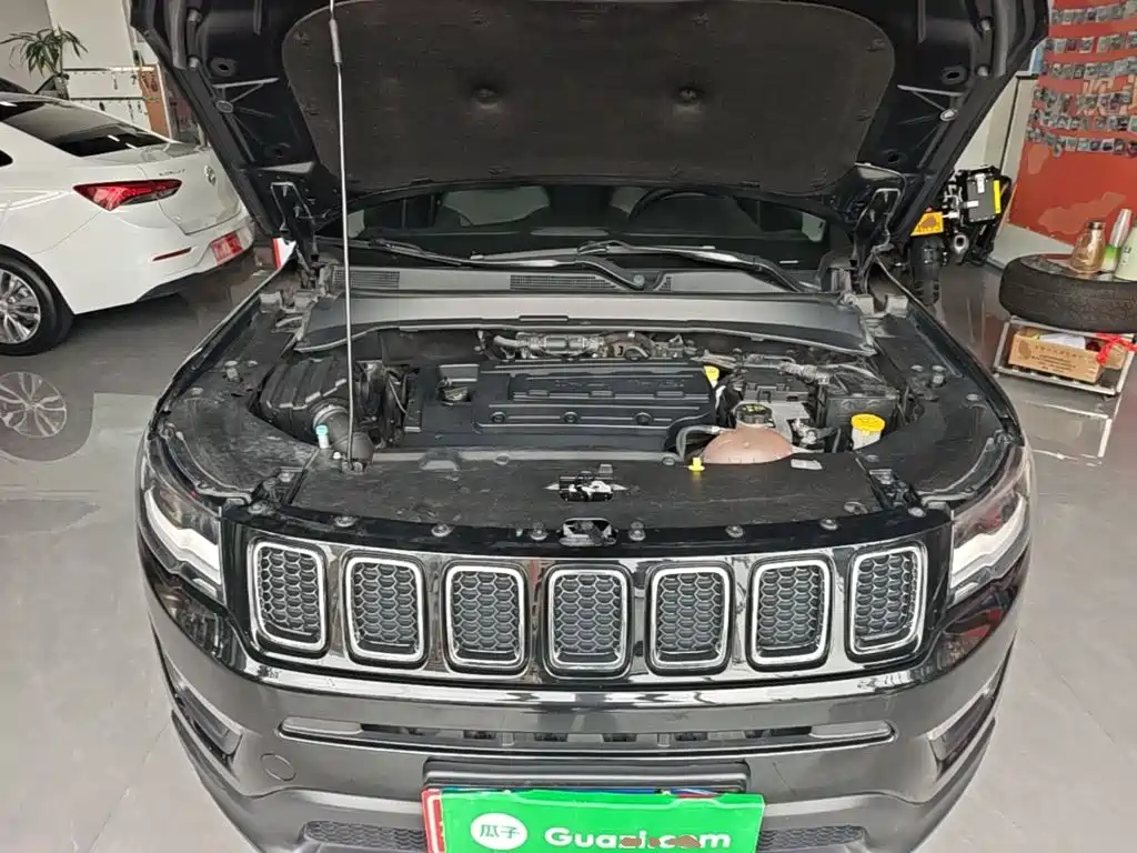 Jeep Compass 2018 — фото 20