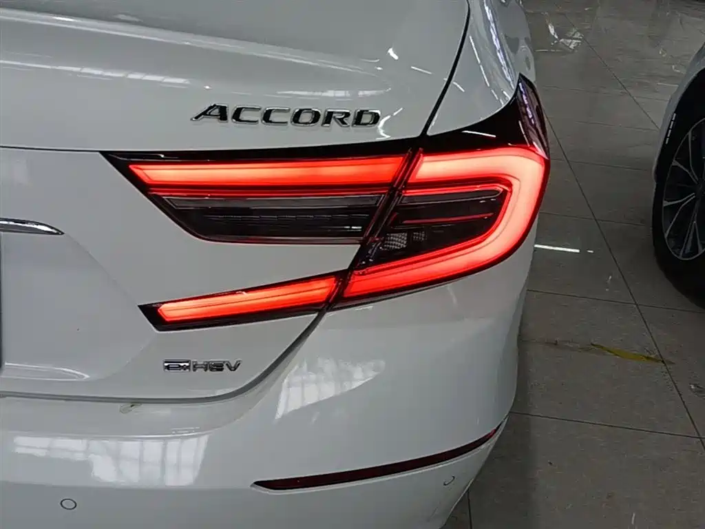 Honda Accord 2022 — фото 8