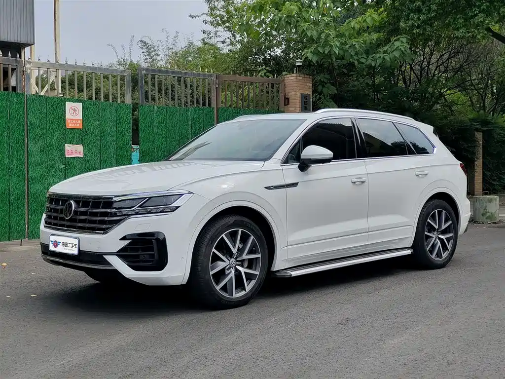 Volkswagen Touareg 2020 — фото 1