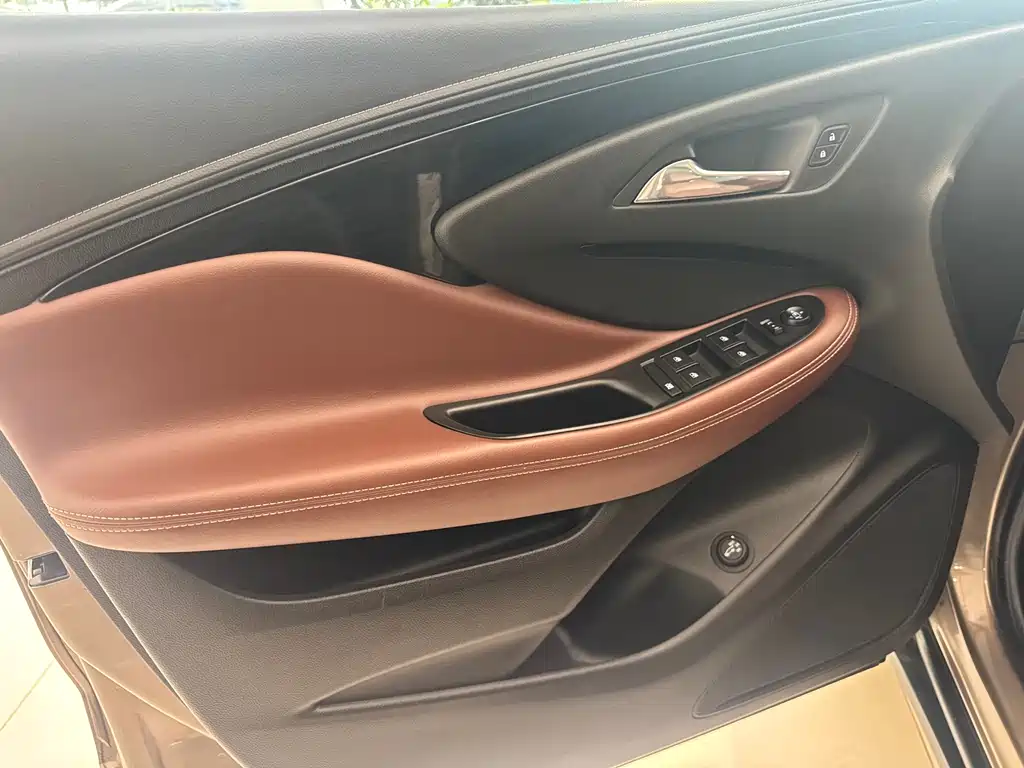 Buick Envision Plus 2018 — фото 15