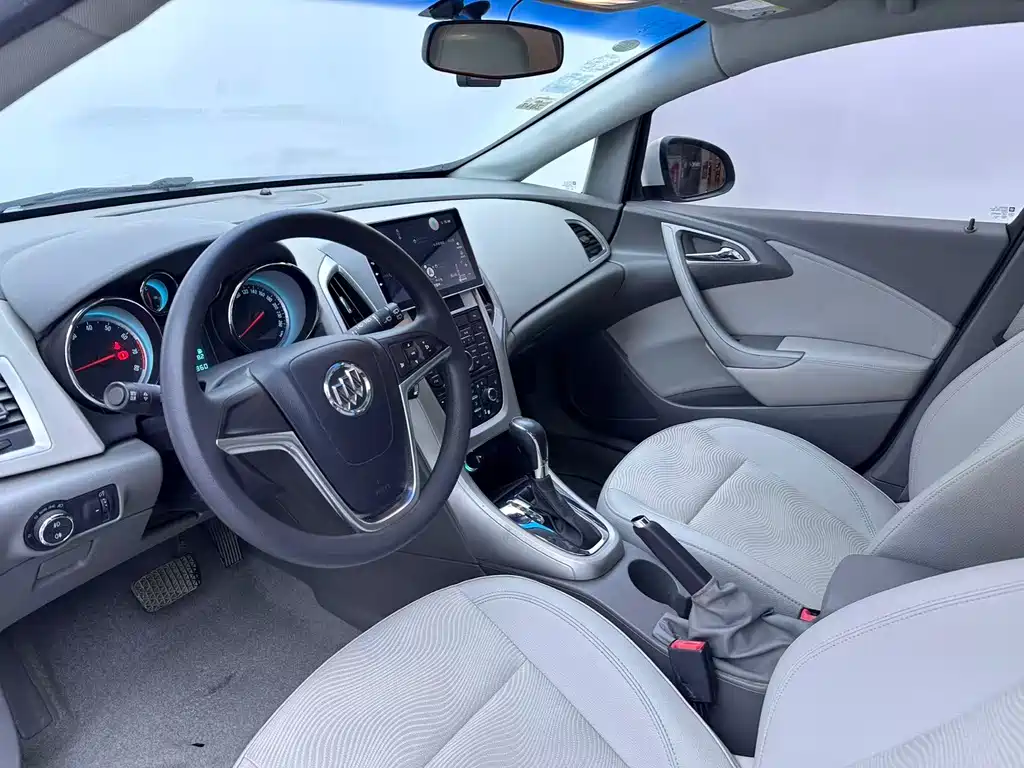 Buick Excelle 2013