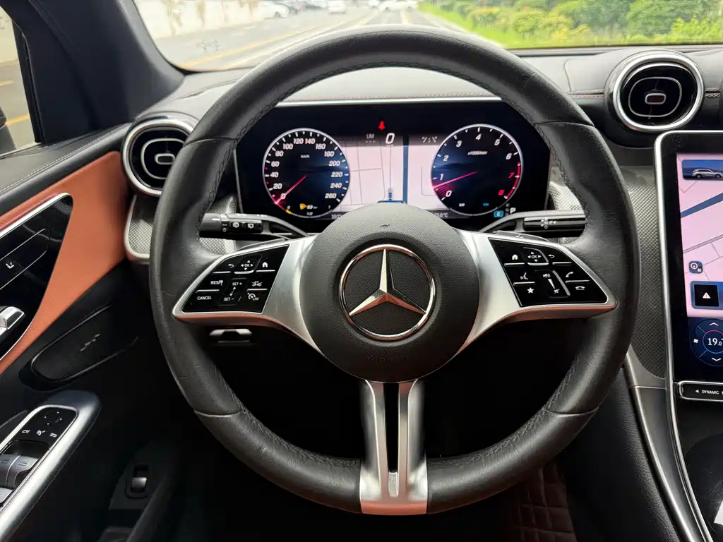 Mercedes-Benz GLC 2023