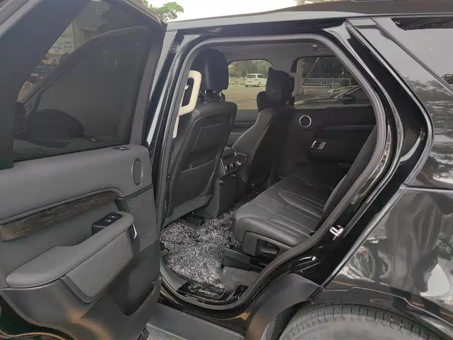 Land Rover Discovery 2020 — фото 11