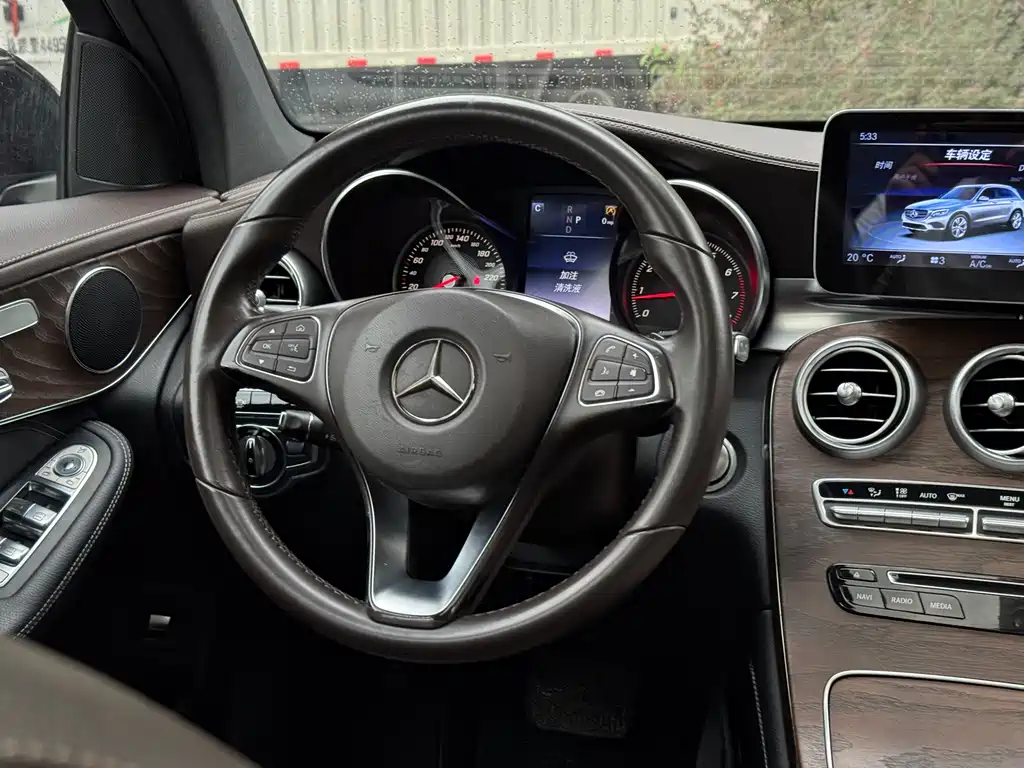 Mercedes-Benz GLC 2016 — фото 9