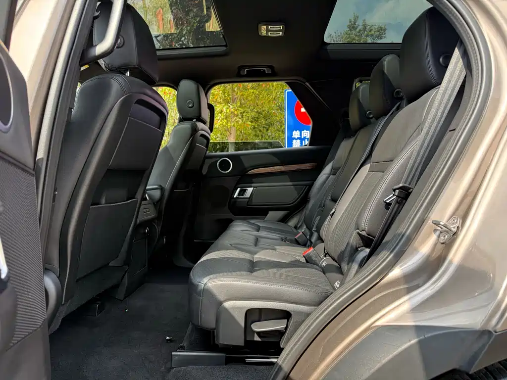 Land Rover Discovery 2018 — фото 14