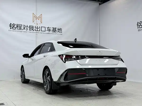 Hyundai Elantra 2023