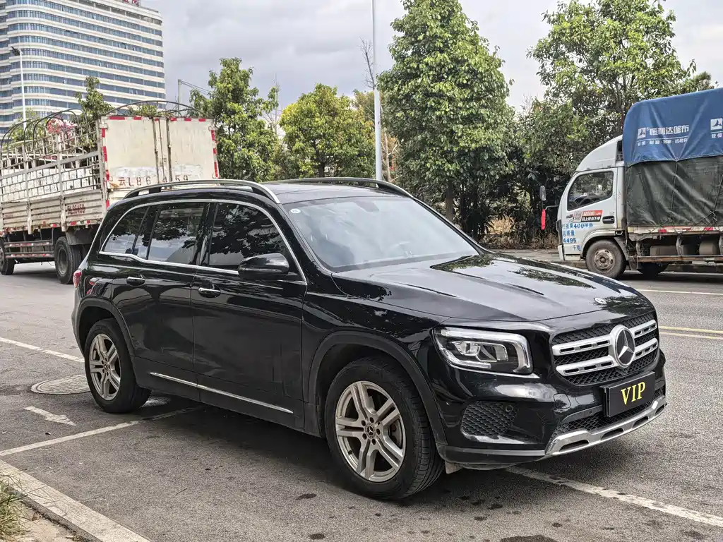 Mercedes-Benz GLB 2023 — фото 4