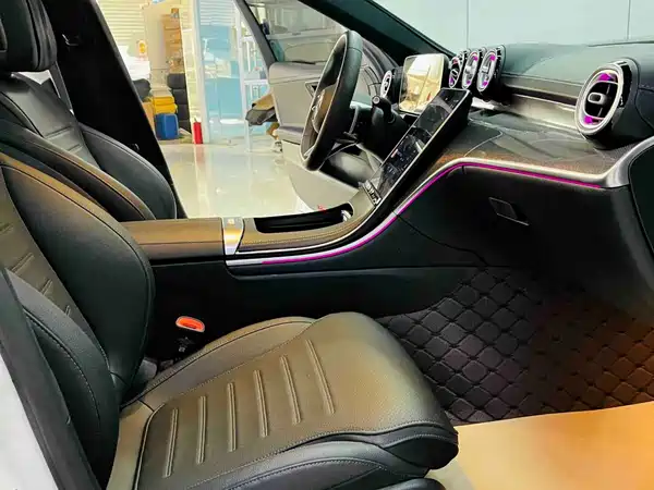 Mercedes-Benz C-Class 2024