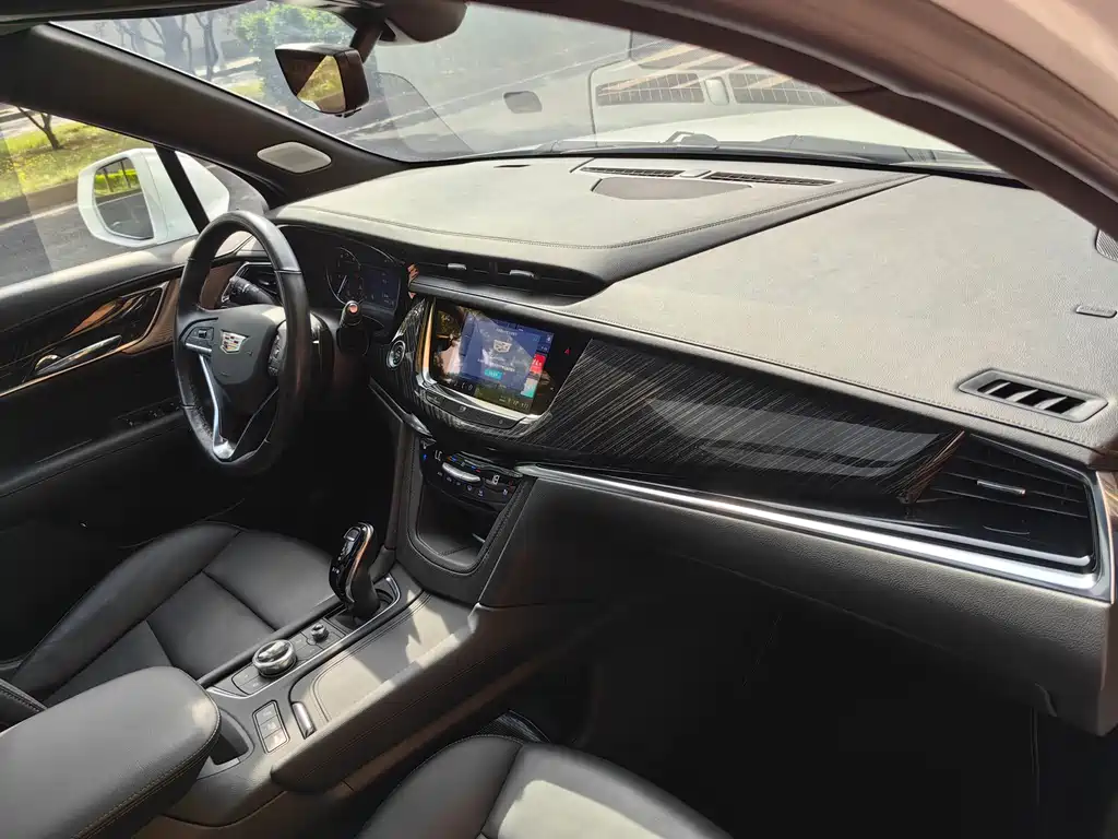 Cadillac XT6 2022 — фото 17