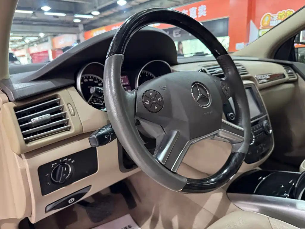 Mercedes-Benz R-Class 2017 — фото 12