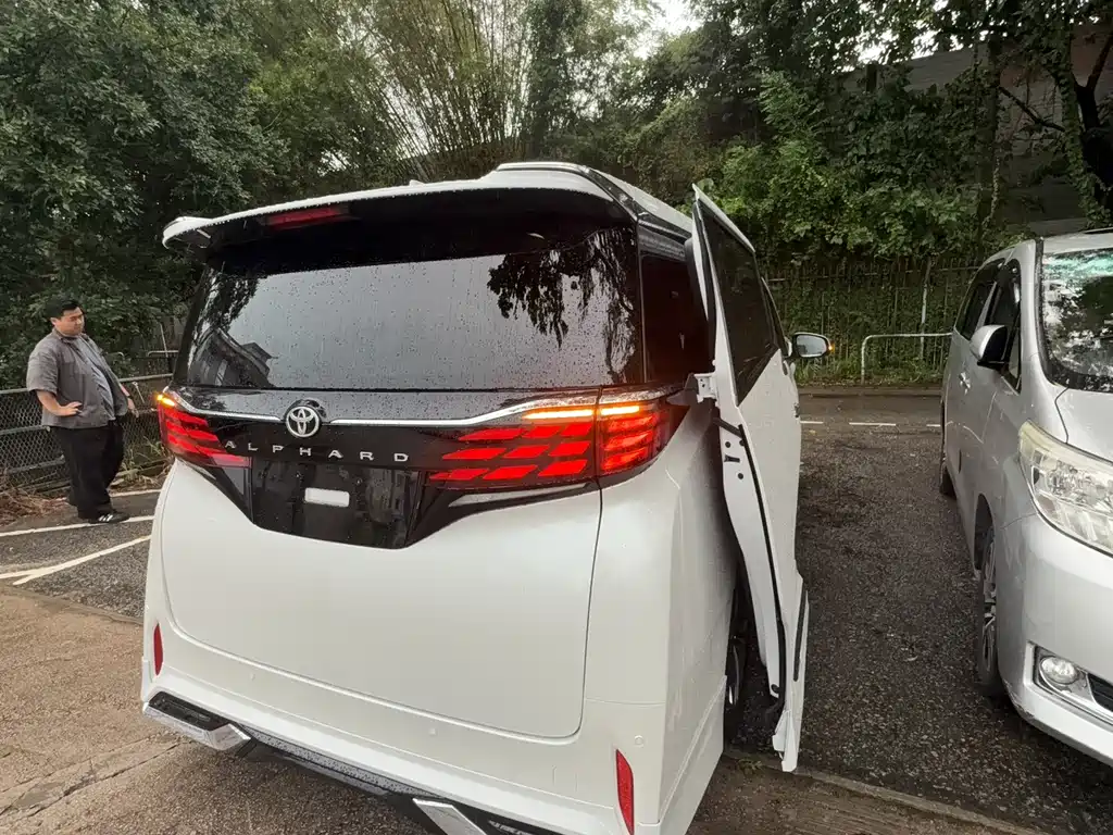Toyota Alphard 2025 — фото 5