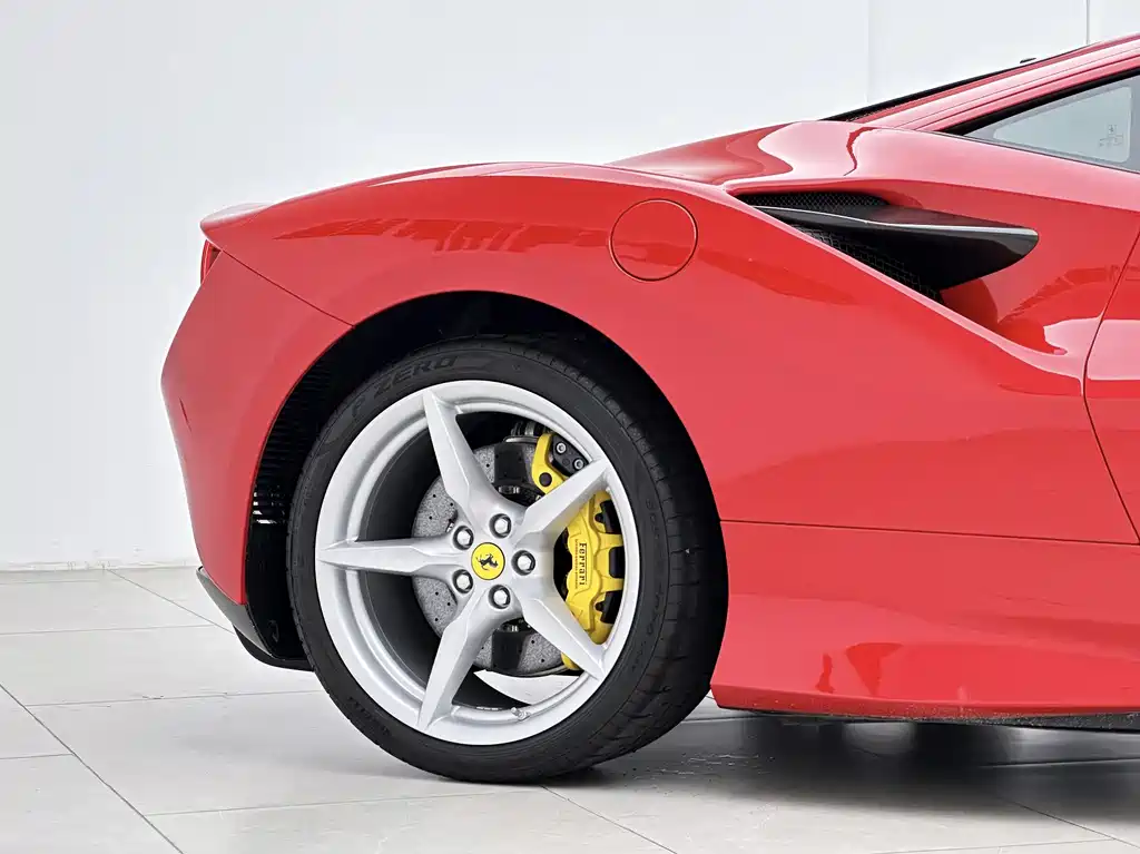 Ferrari F8 2022 — фото 11