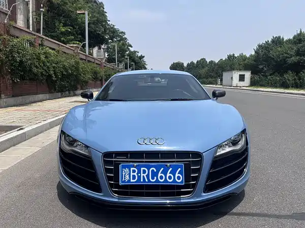 Audi R8 2014