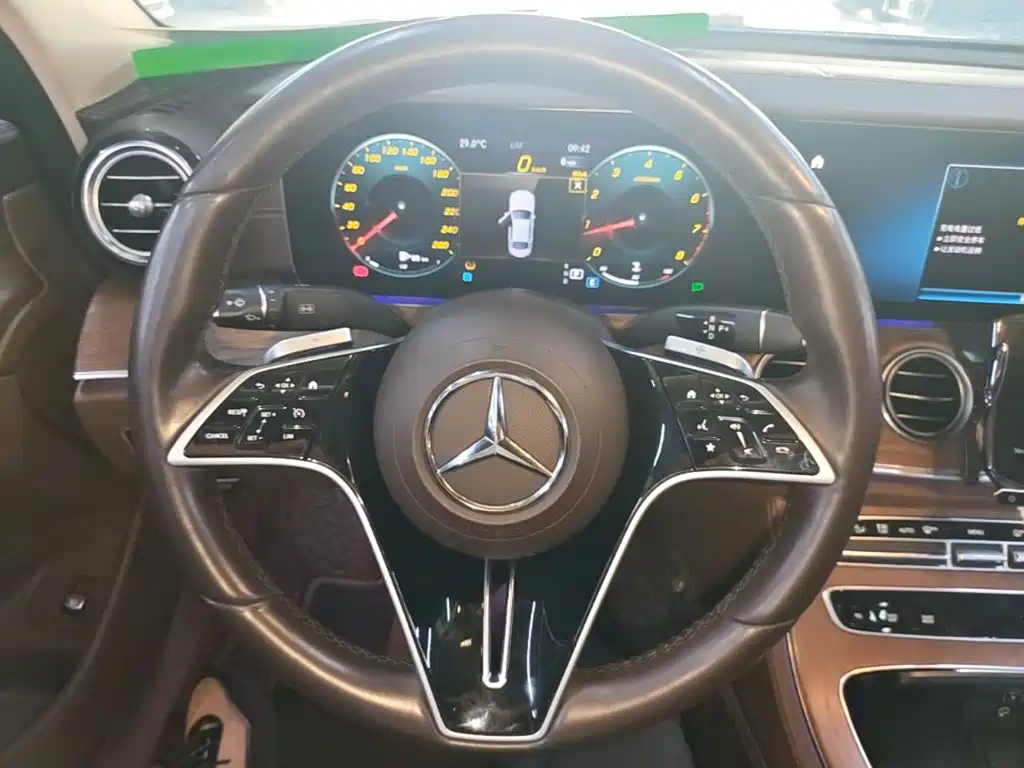 Mercedes-Benz E-Class 2023 — фото 11