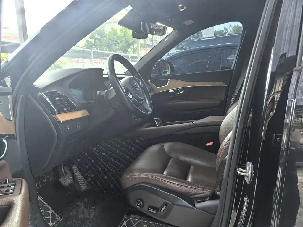 Volvo XC90 2021