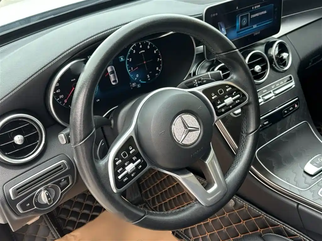 Mercedes-Benz C-Class 2019 — фото 12