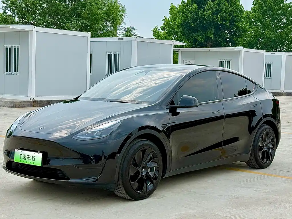 Tesla Model Y 2023 — фото 1