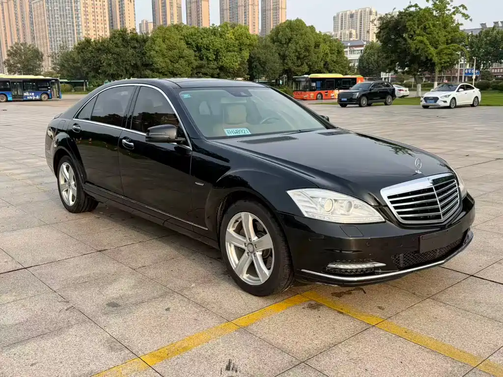 Mercedes-Benz S-Class 2012