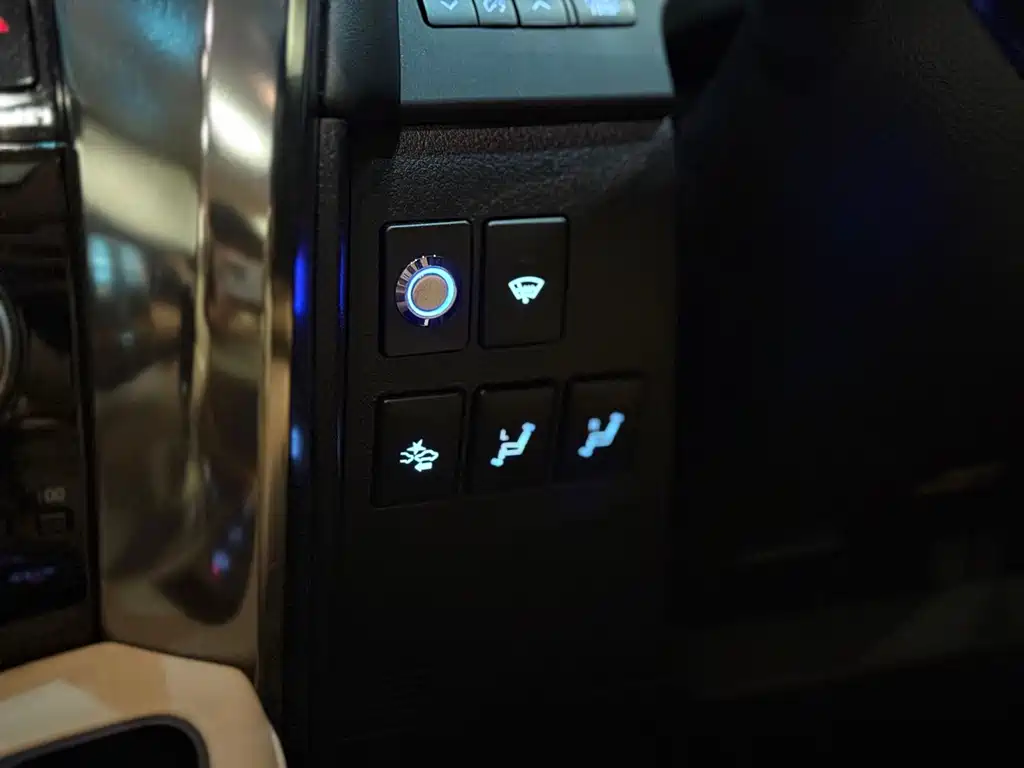 Toyota Alphard 2017 — фото 16
