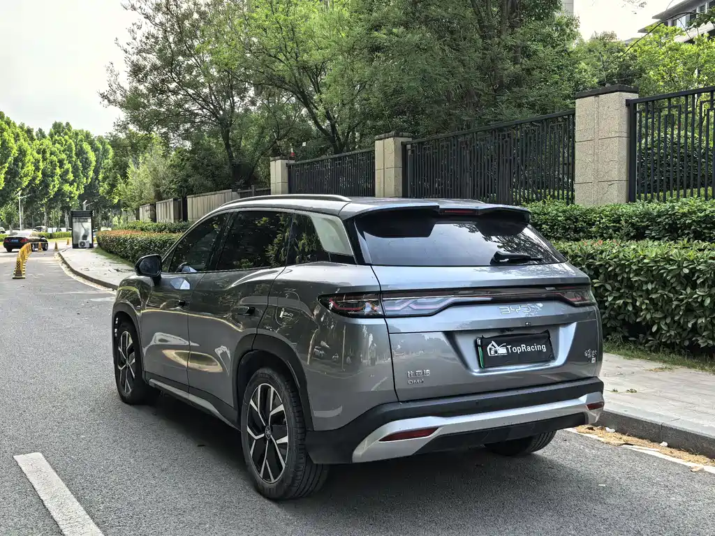 BYD L DM-i 2024 — фото 9