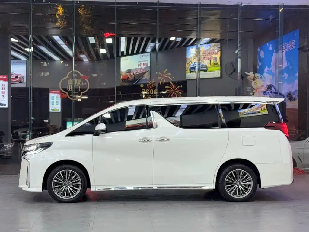 Toyota Alphard 2018 — фото 4