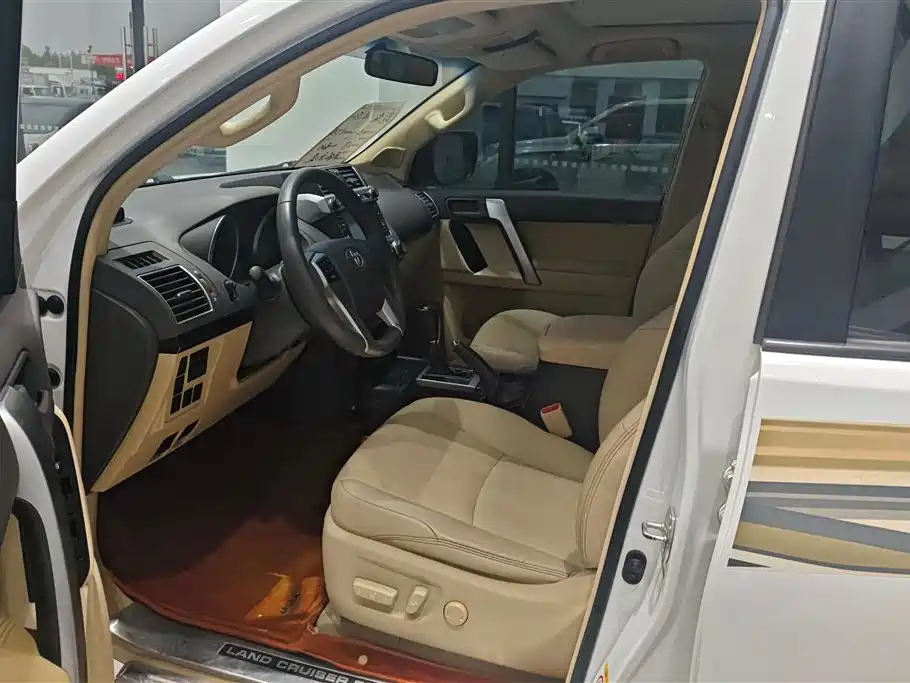 Toyota Prado 2015 — фото 9