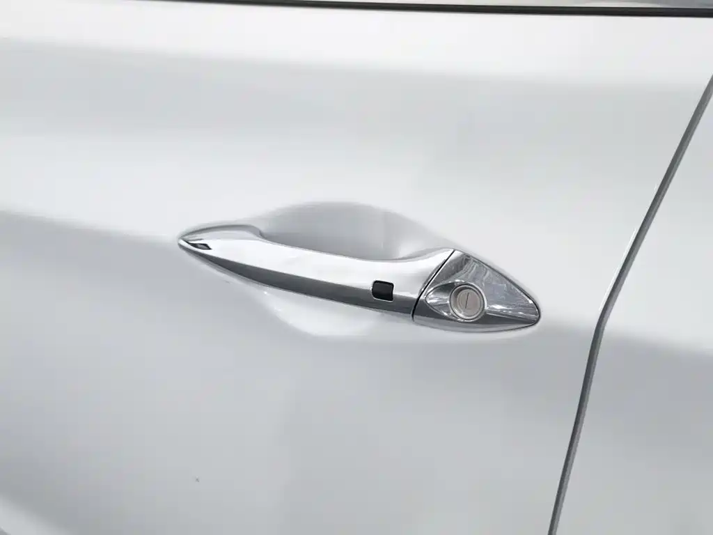 Hyundai Elantra Langdong 2016 — фото 18